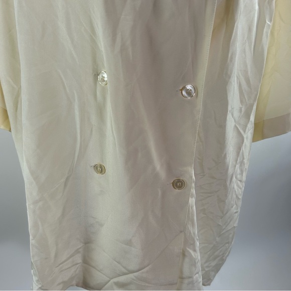 NWT Cream Blouse With Front Buttons- Jones New York - Picture 6 of 10
